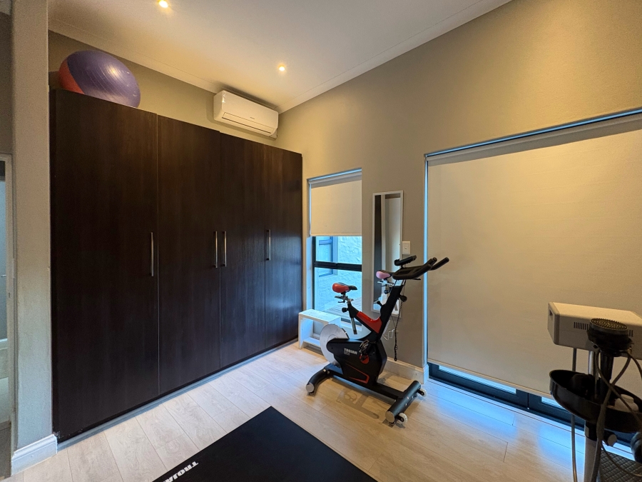 5 Bedroom Property for Sale in The Coves North West